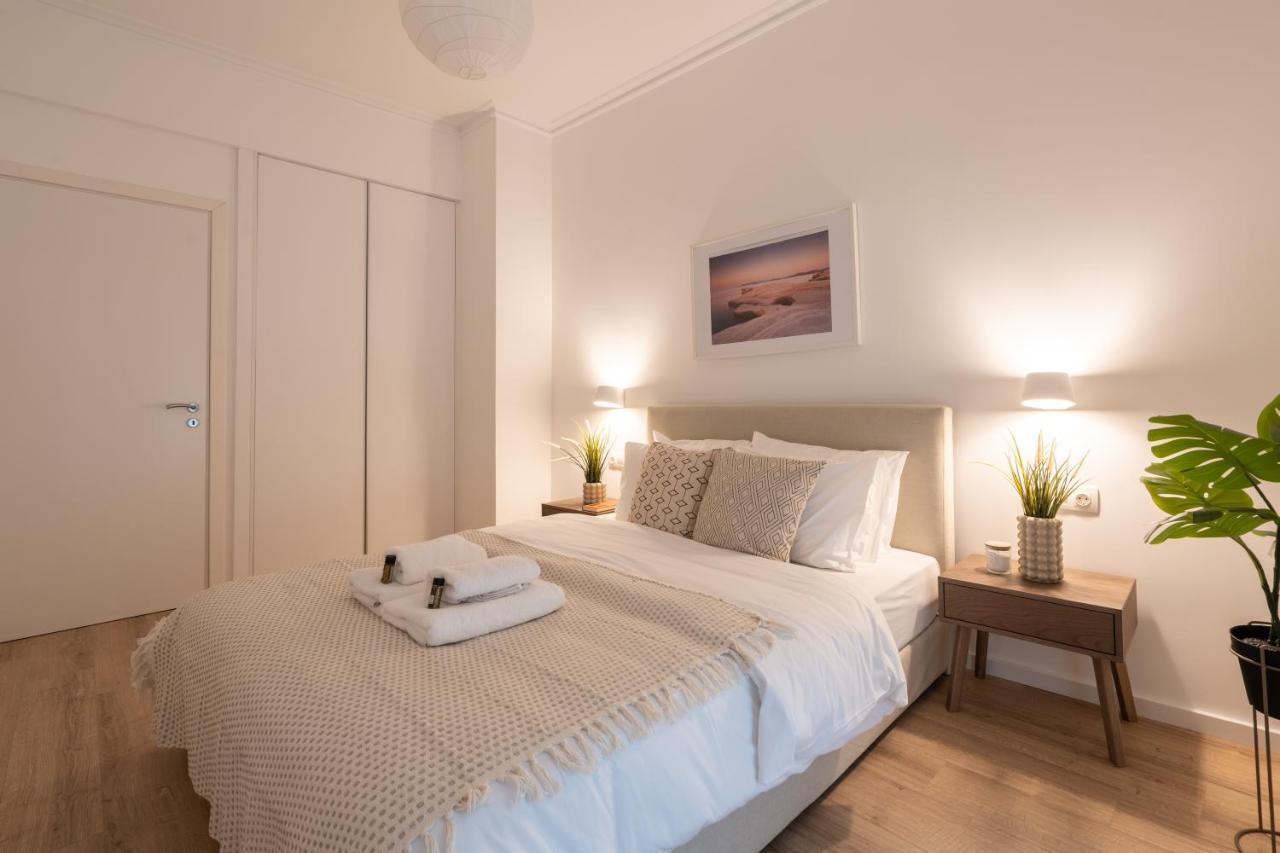 Unique 2 Bedrooms Apartment, Steps To Plaka And City Center Athen Eksteriør billede