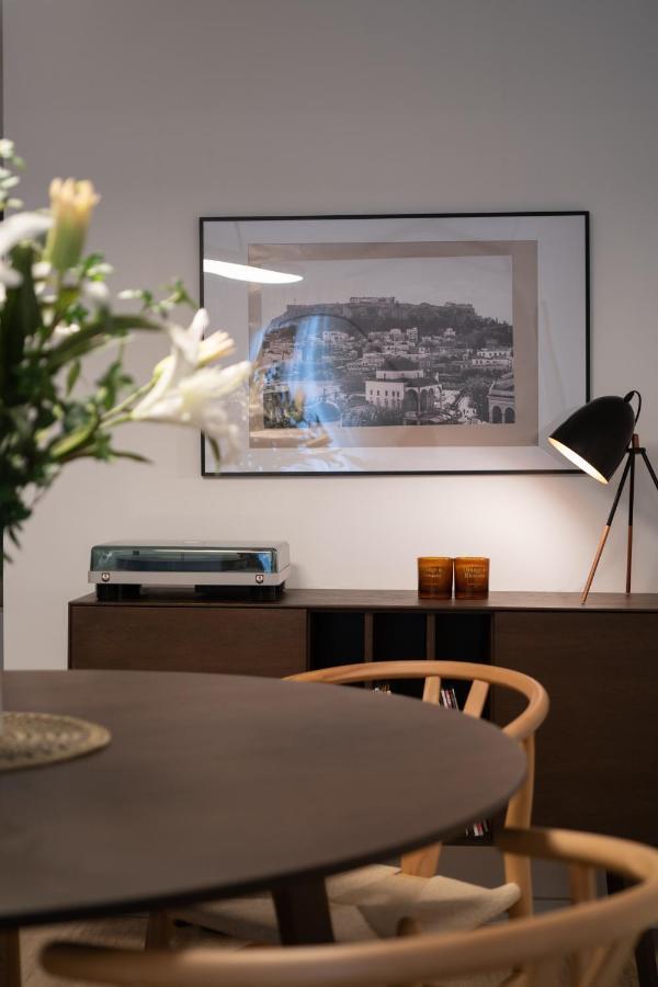 Unique 2 Bedrooms Apartment, Steps To Plaka And City Center Athen Eksteriør billede